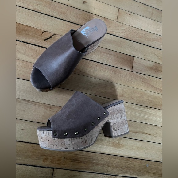 Corky’s Hey Girl! Bada Bing Platform Slip on heels - Picture 1 of 7